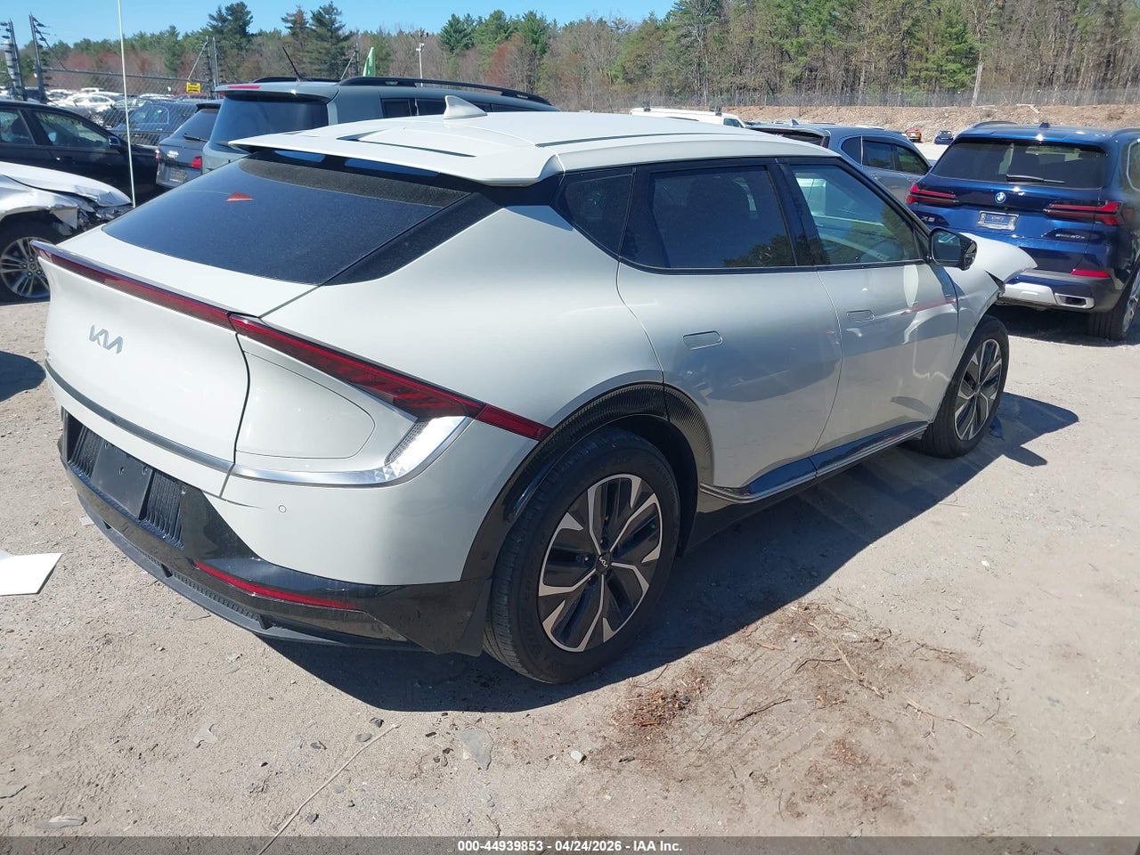 2023 KIA EV6 WIND thumbnail 5