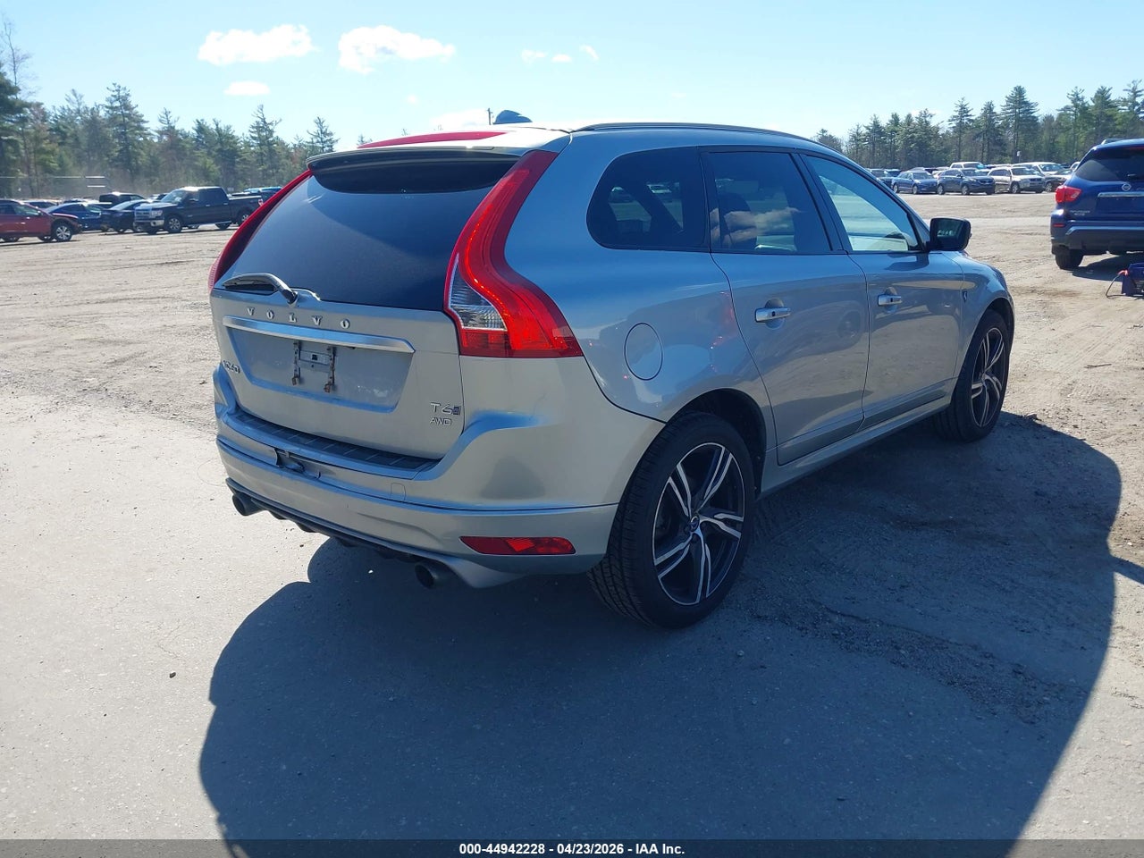 2017 VOLVO XC60 T6 R-DESIGN thumbnail 5