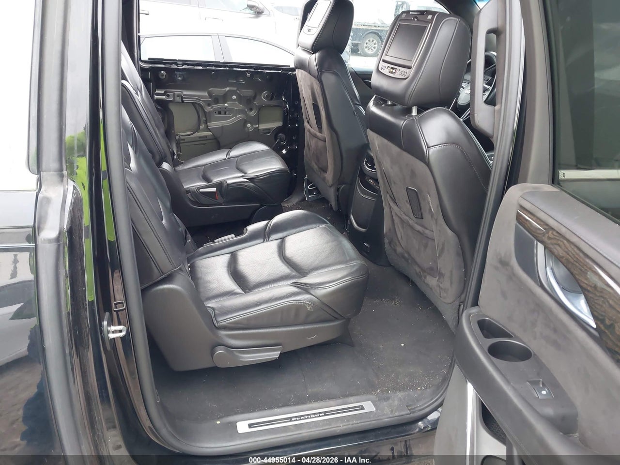 2015 CADILLAC ESCALADE ESV PLATINUM thumbnail 9