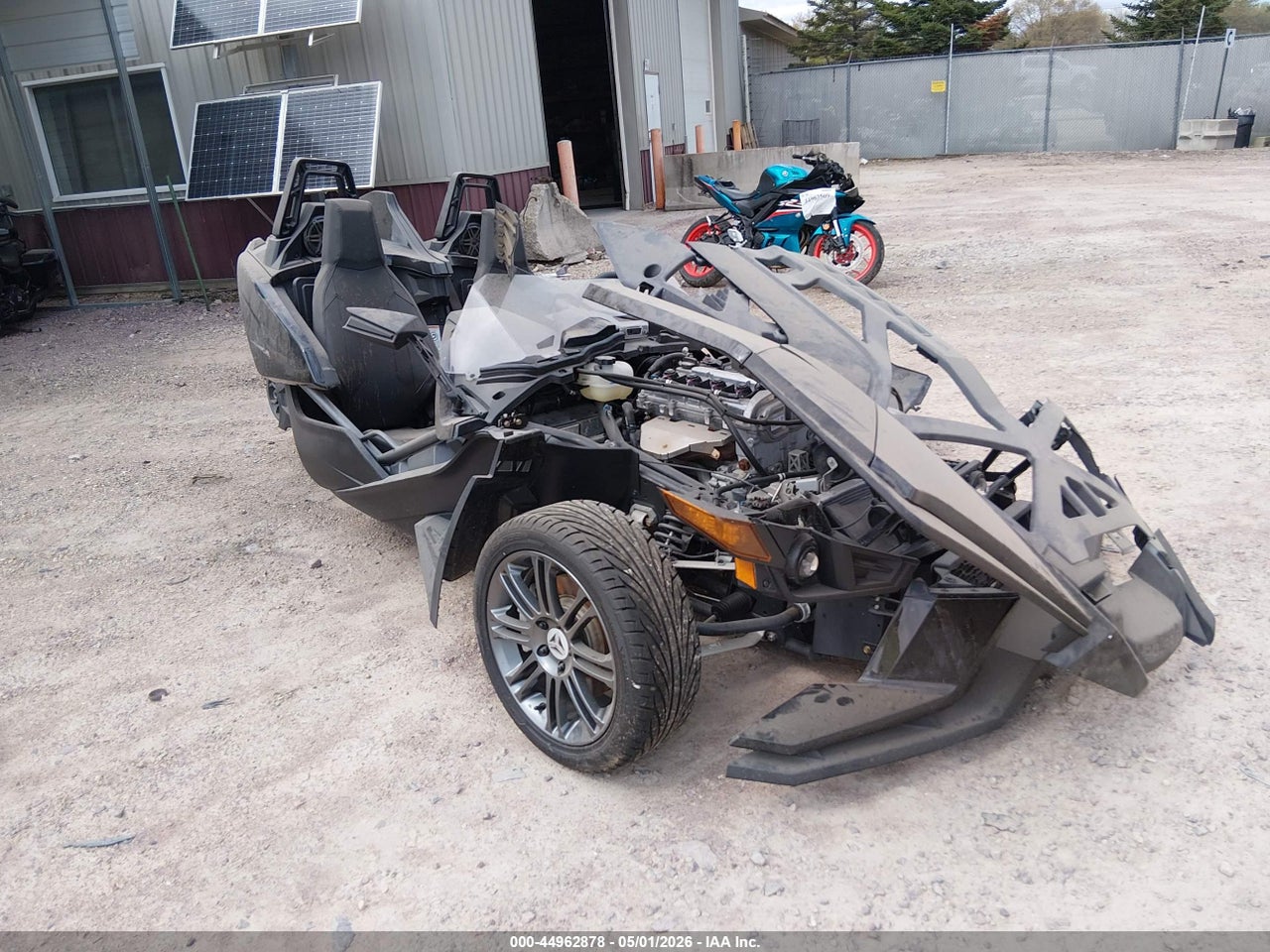 57XAASFA3J8****** · 2018 POLARIS SLINGSHOT