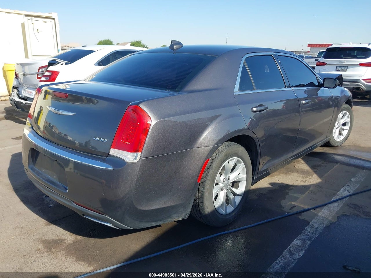 2015 CHRYSLER 300 LIMITED thumbnail 5