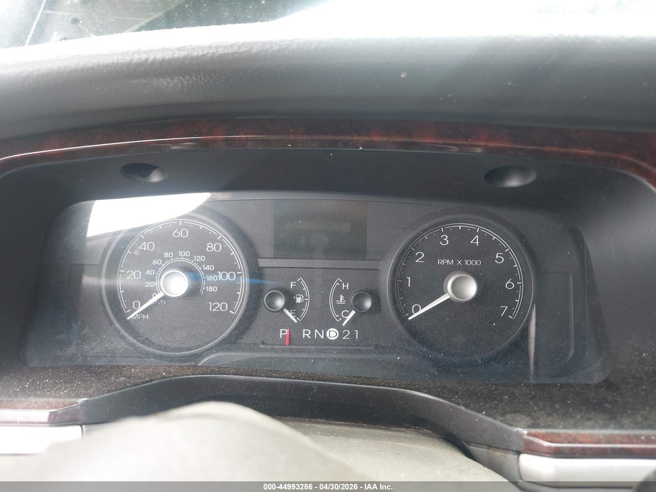 2010 LINCOLN TOWN CAR SIGNATURE LIMITED thumbnail 8