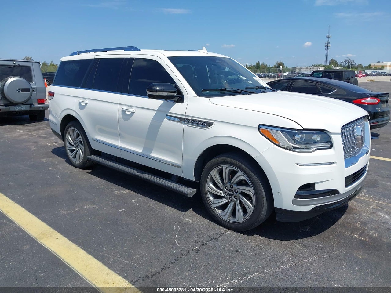 2023 LINCOLN NAVIGATOR RESERVE thumbnail 2
