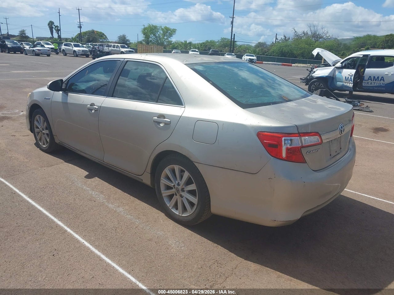 2013 TOYOTA CAMRY HYBRID XLE thumbnail 4