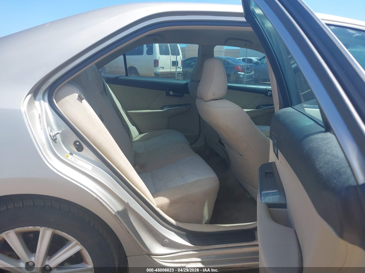 2013 TOYOTA CAMRY HYBRID XLE thumbnail 9