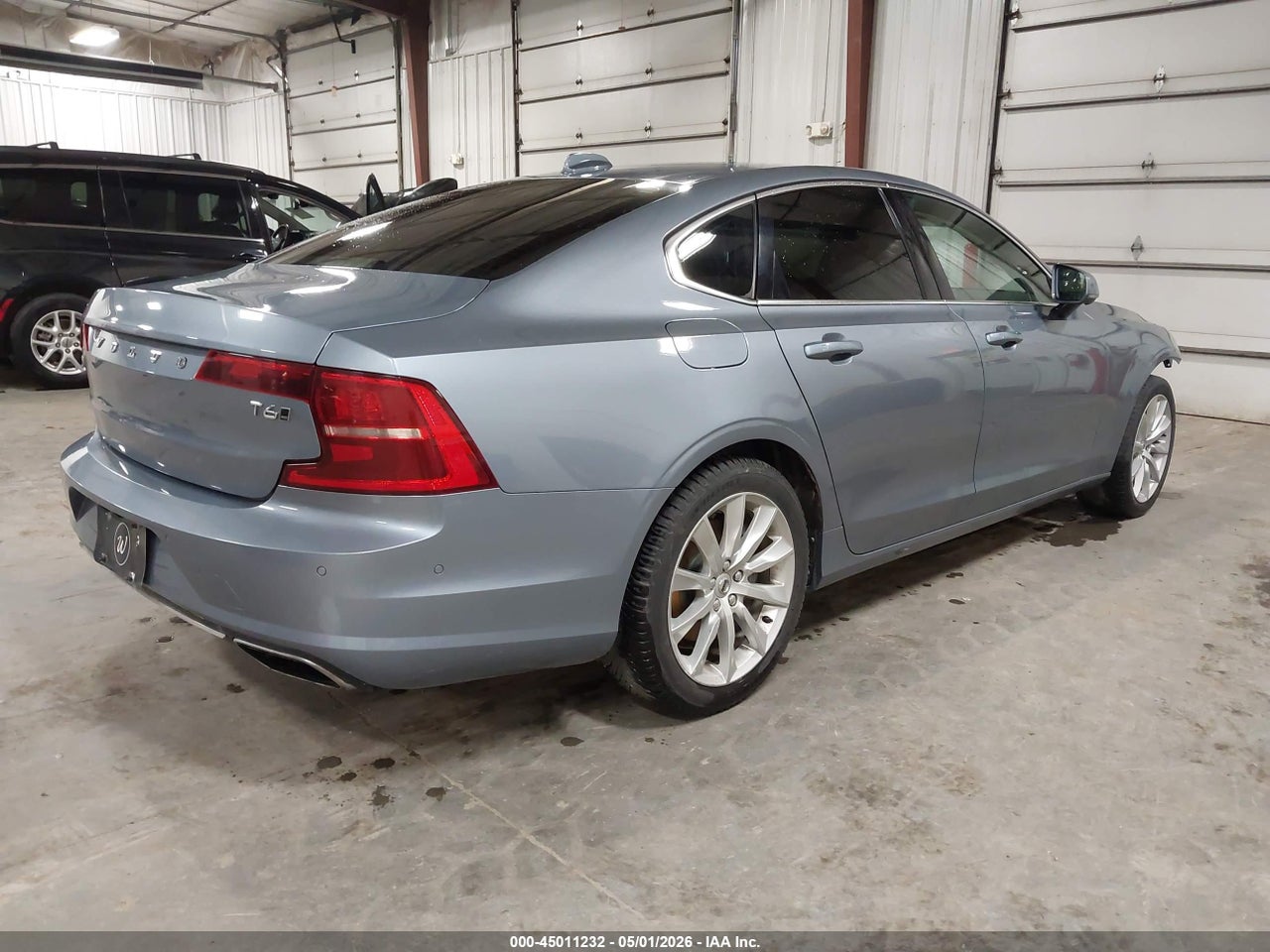 2017 VOLVO S90 T6 MOMENTUM · 4/12