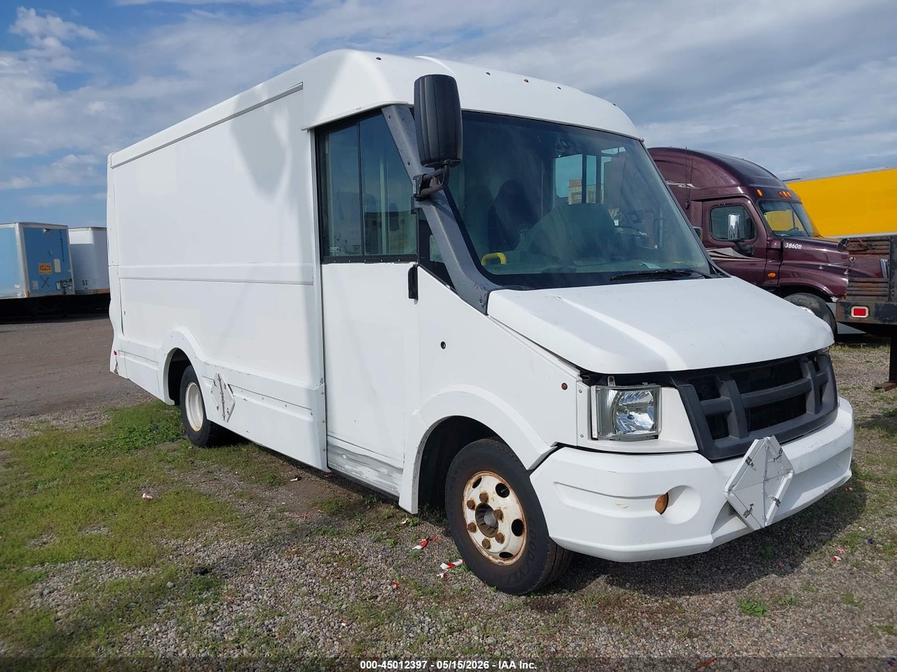 2012 ISUZU COMMERCIAL VAN   thumbnail 2