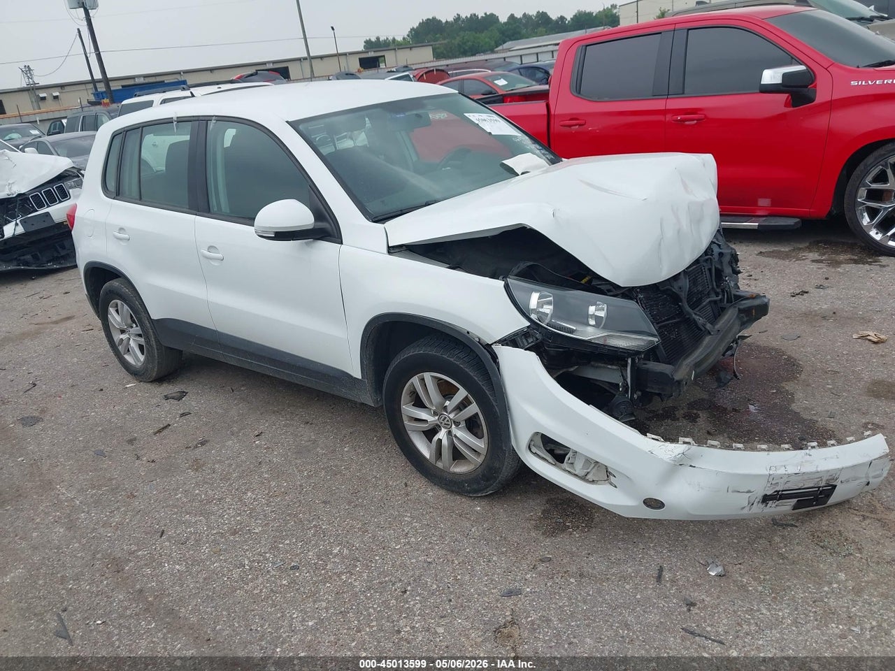 2014 VOLKSWAGEN TIGUAN S thumbnail 2