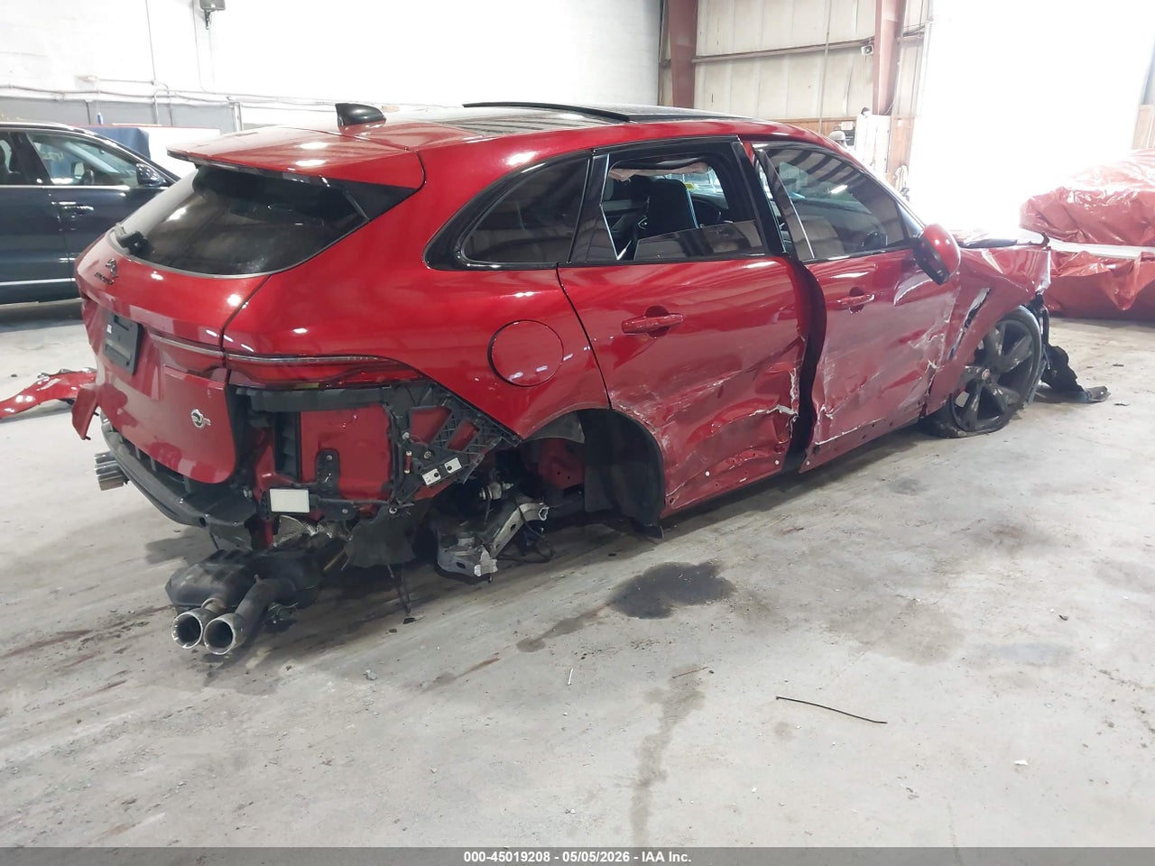 2022 JAGUAR F-PACE SVR P550 AWD AUTOMATIC · 4/12