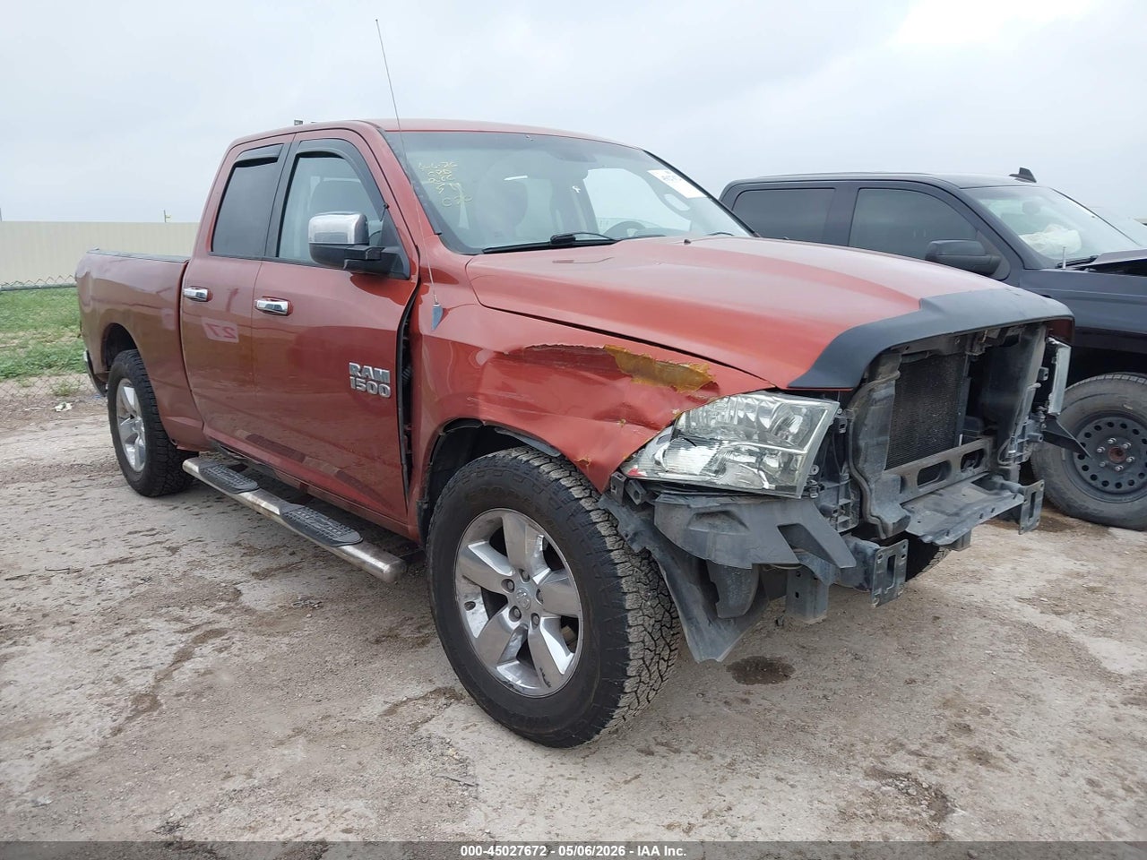 2013 RAM 1500 SLT thumbnail 2
