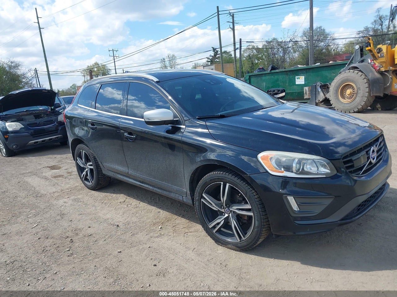 2017 VOLVO XC60 T6 R-DESIGN thumbnail 2