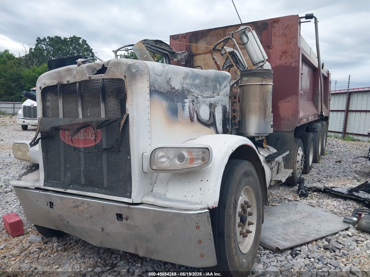 1XPWDBEX99D****** · 2009 PETERBILT 388