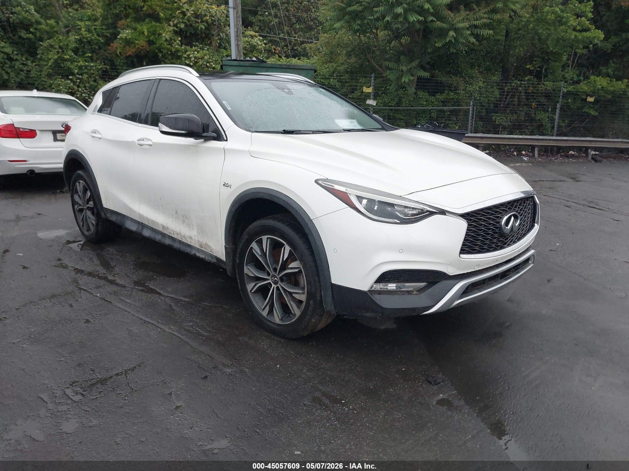 SJKCH5CR6JA****** · 2018 INFINITI QX30 PREMIUM
