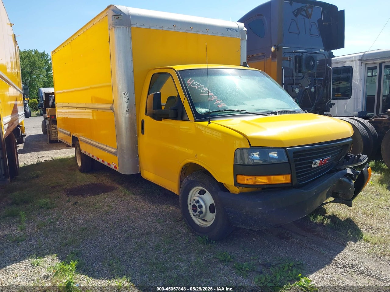 2018 GMC SAVANA CUTAWAY WORK VAN thumbnail 2