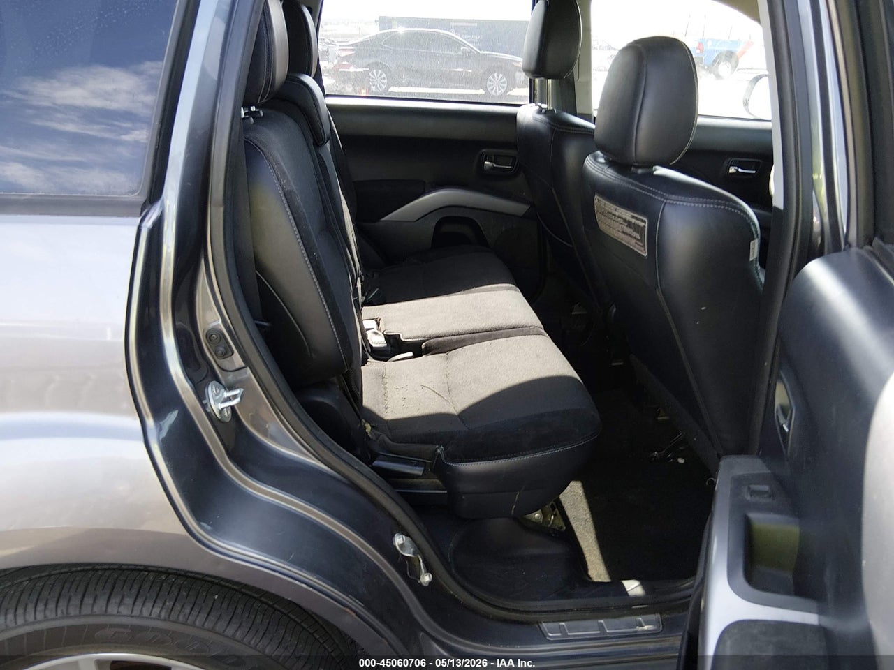 2011 MITSUBISHI OUTLANDER SE thumbnail 9