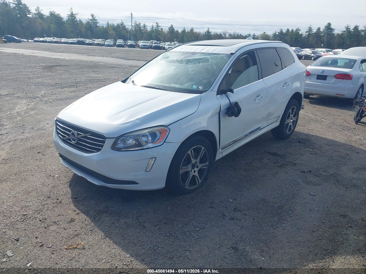 2014 VOLVO XC60 T6 R-DESIGN thumbnail 3
