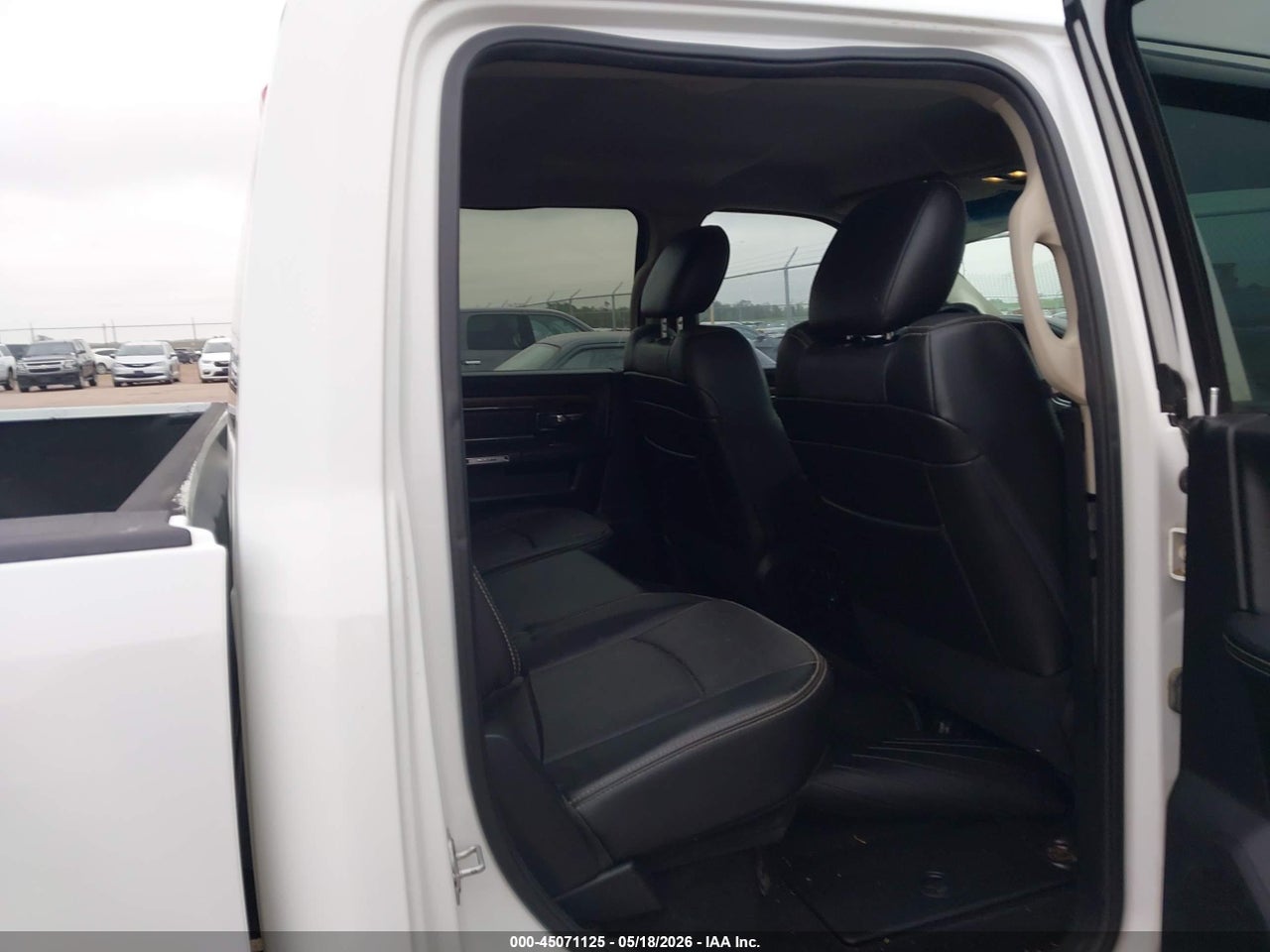 2015 RAM 2500 LARAMIE thumbnail 9