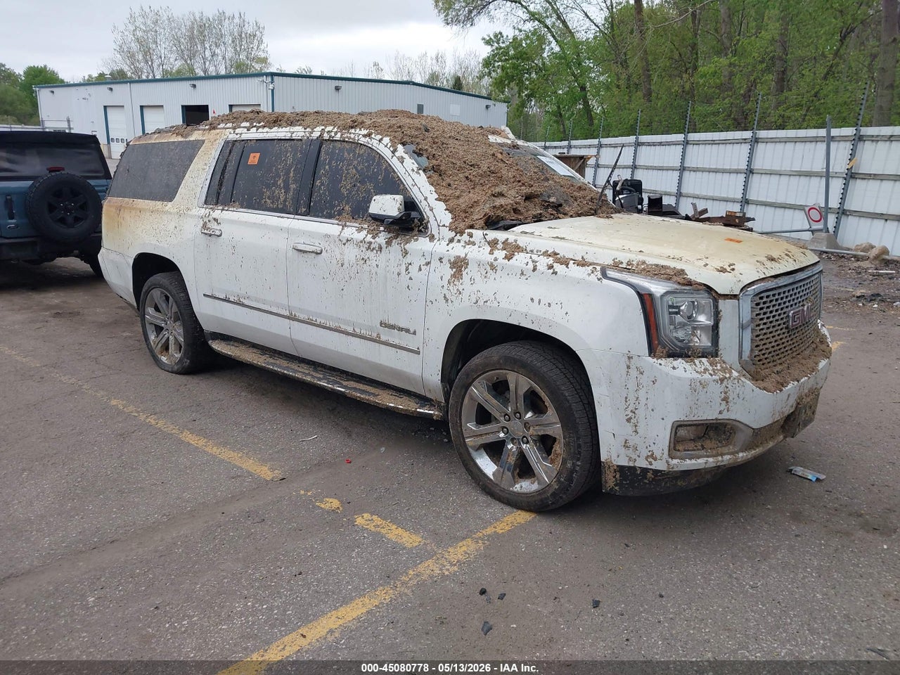 2017 GMC YUKON XL DENALI thumbnail 2