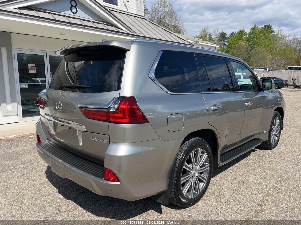 2017 LEXUS LX 570   · 4/12