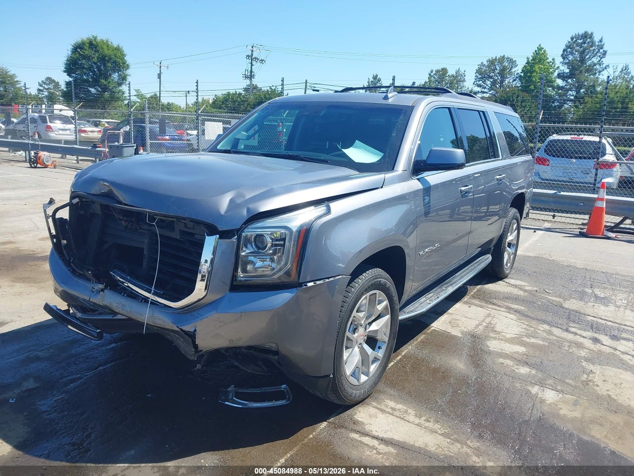 2019 GMC YUKON XL SLT · 2/12