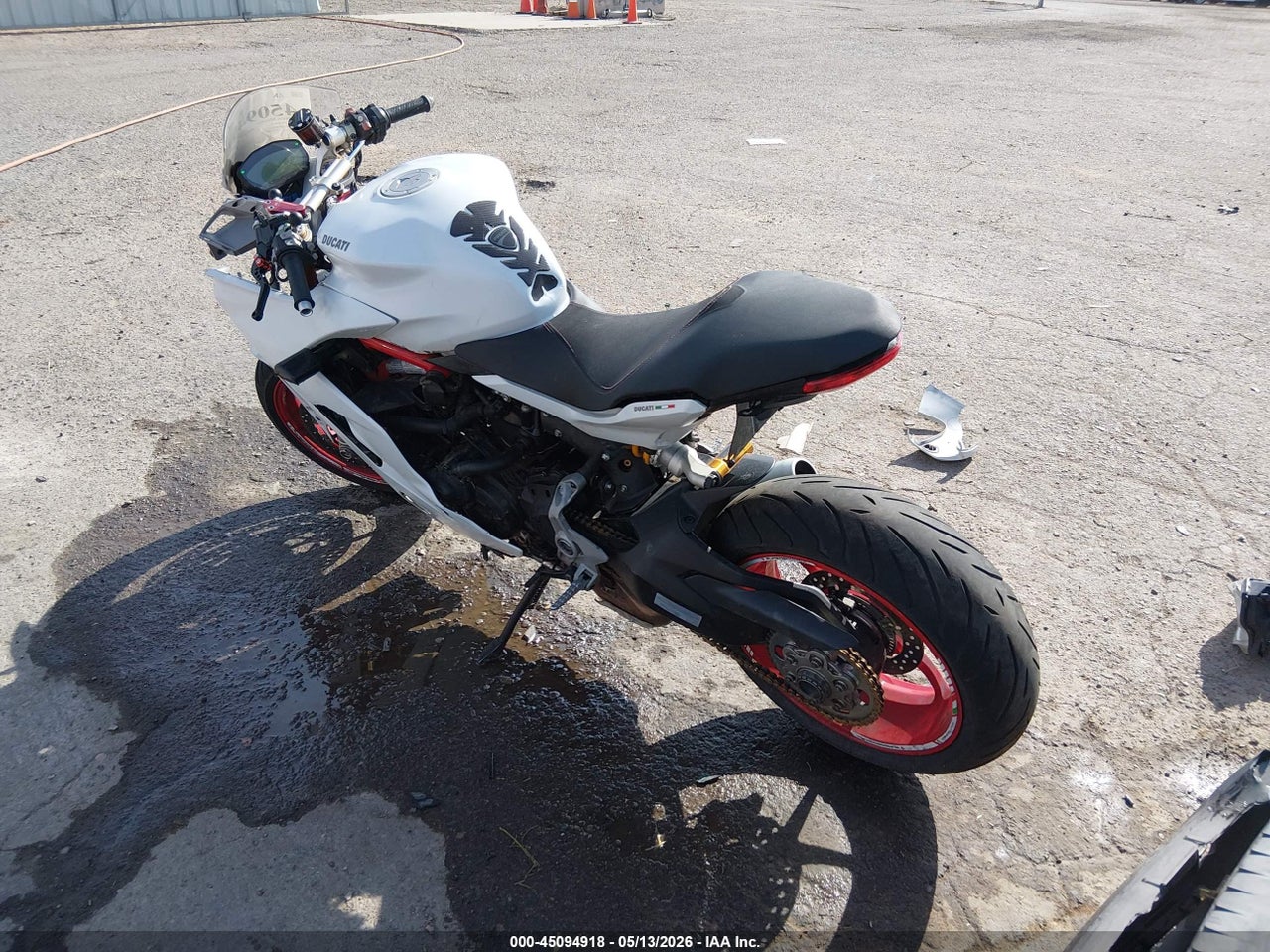 2017 DUCATI SUPERSPORT   thumbnail 4