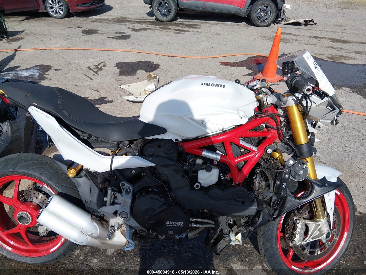 2017 DUCATI SUPERSPORT   thumbnail 6