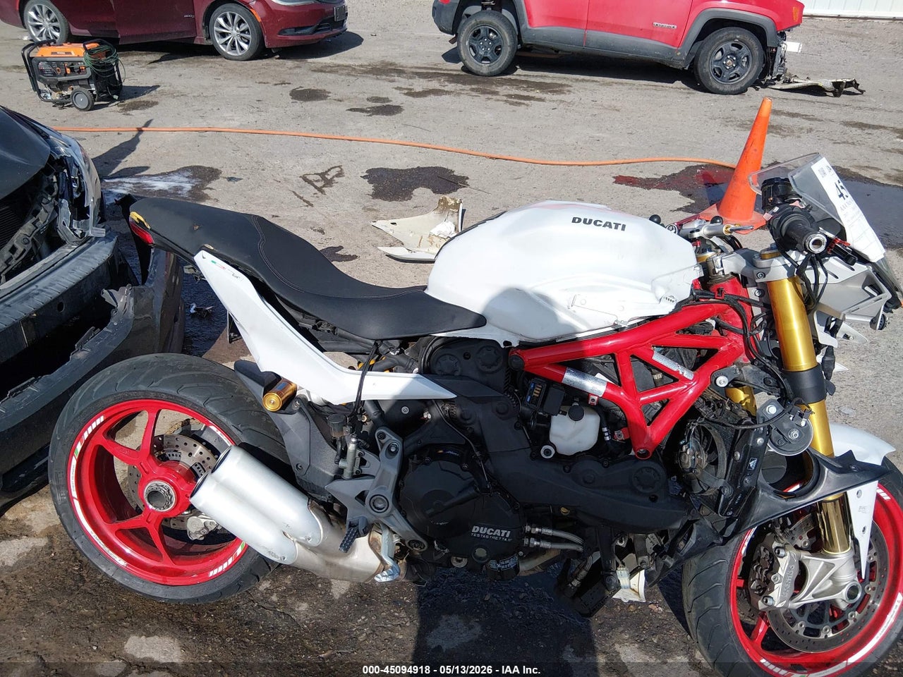 2017 DUCATI SUPERSPORT   thumbnail 9