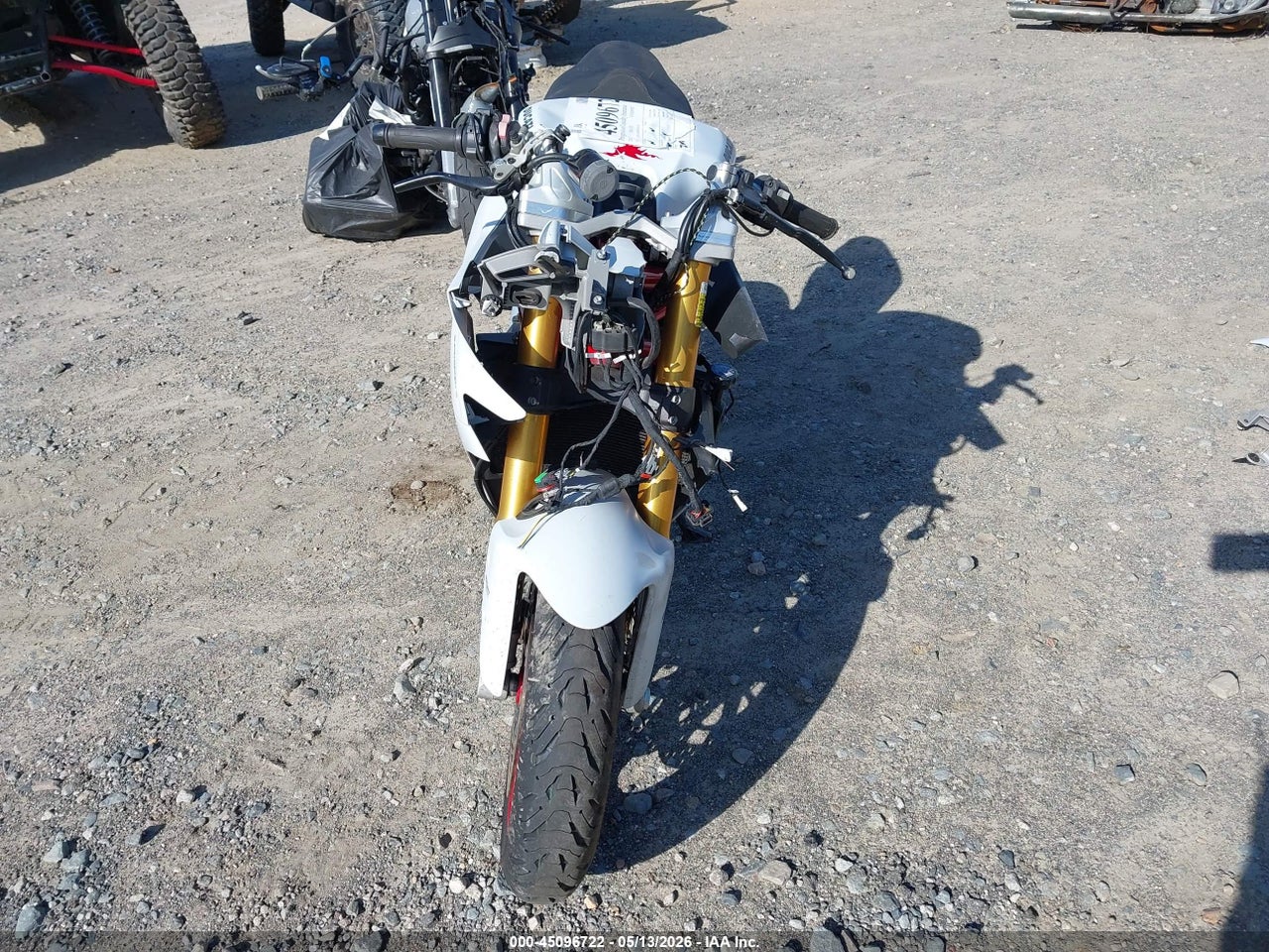 2017 DUCATI SUPERSPORT   thumbnail 6