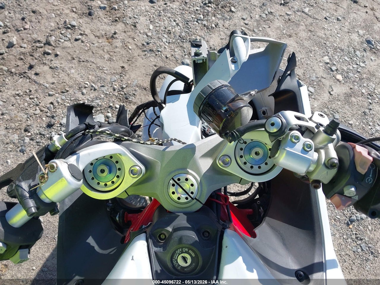 2017 DUCATI SUPERSPORT   thumbnail 8