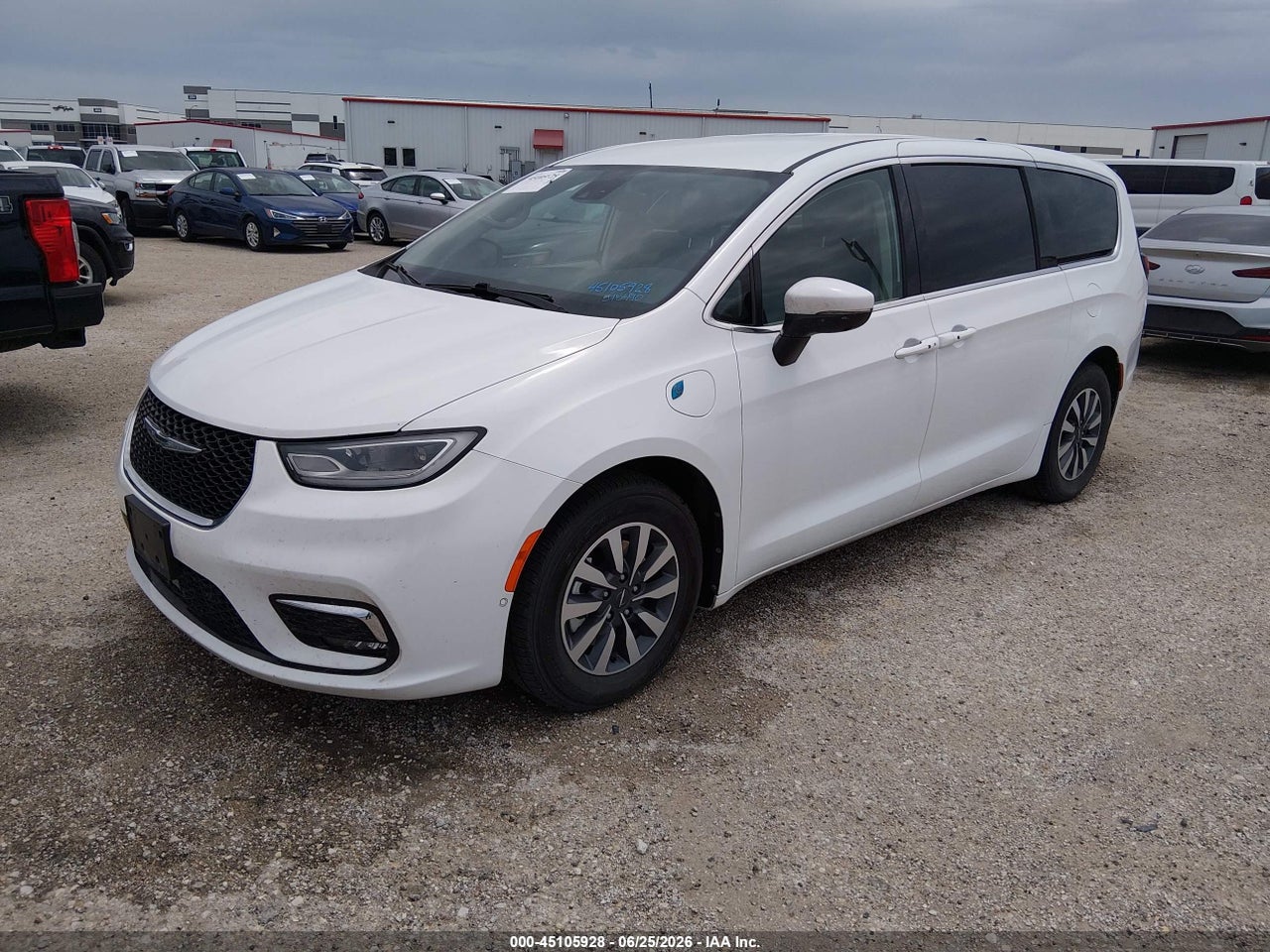 2023 CHRYSLER PACIFICA HYBRID TOURING L thumbnail 3