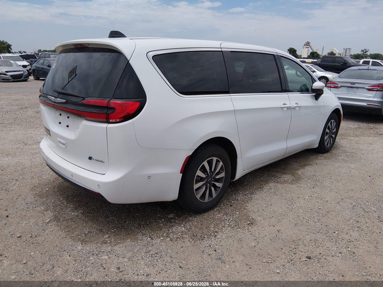 2023 CHRYSLER PACIFICA HYBRID TOURING L thumbnail 5