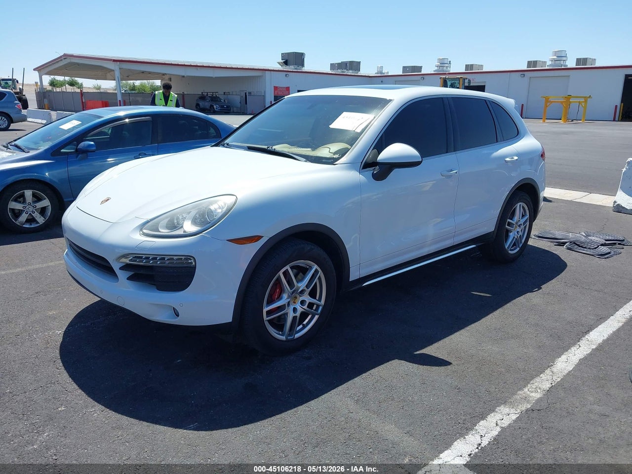 2014 PORSCHE CAYENNE PLATINUM EDITION thumbnail 3