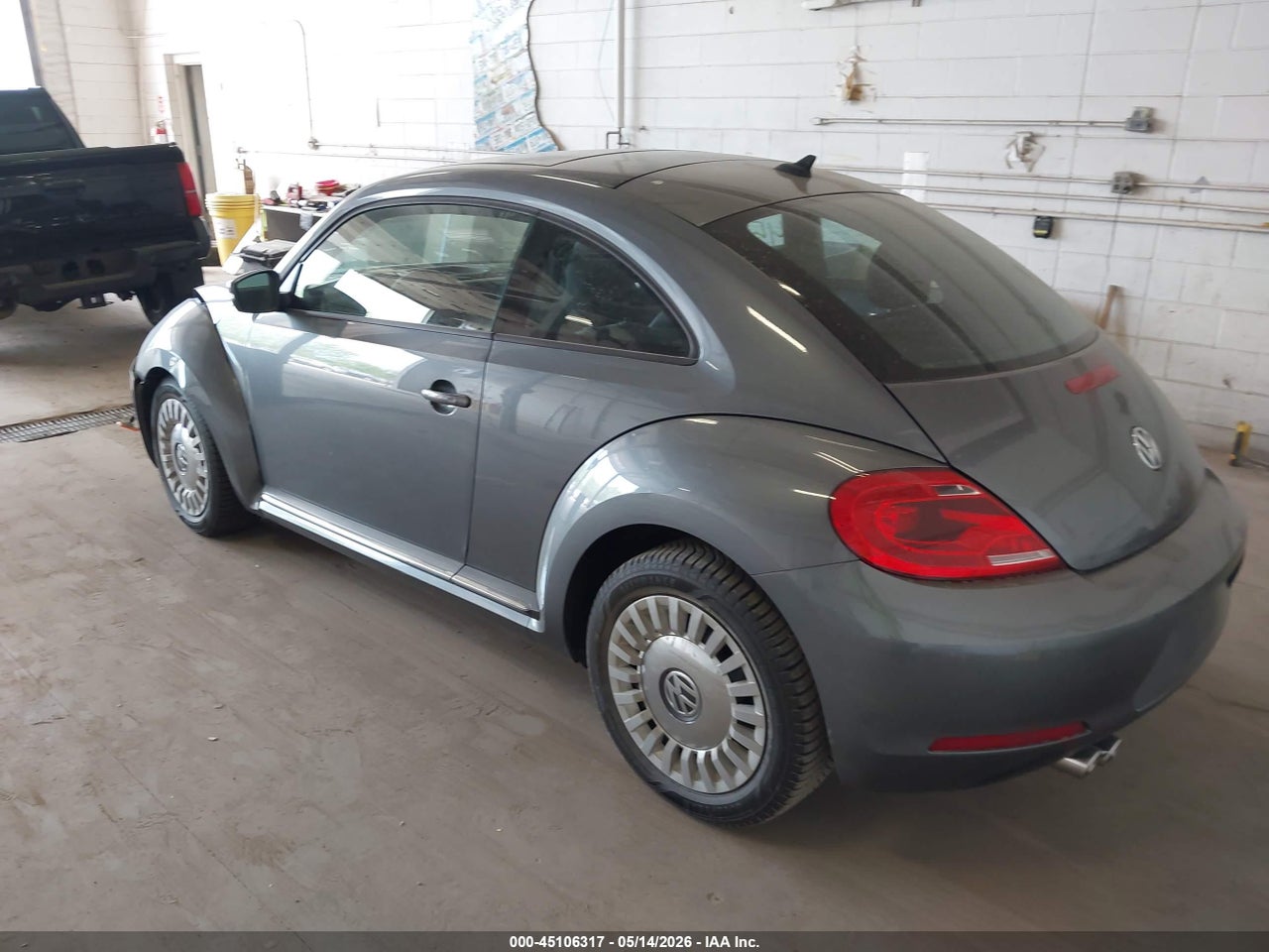 2015 VOLKSWAGEN BEETLE 1.8T thumbnail 4