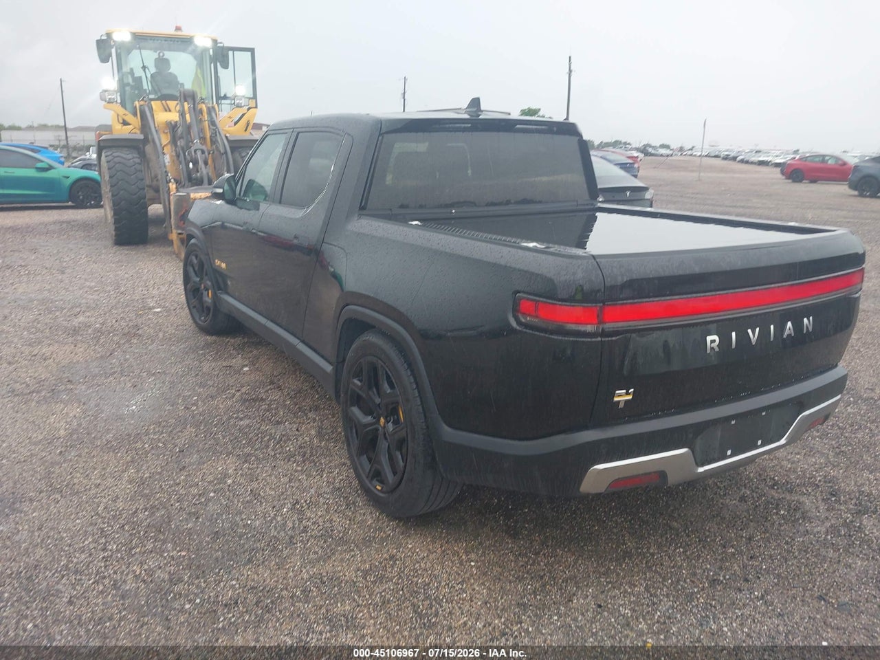 2024 RIVIAN R1T ADVENTURE QUAD MOTOR LARGE PACK thumbnail 4