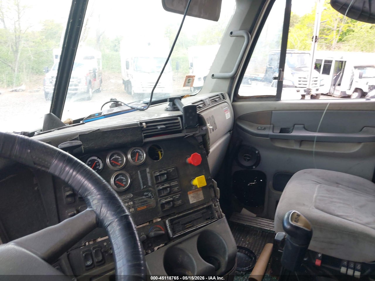 2005 FREIGHTLINER CONVENTIONAL COLUMBIA thumbnail 9
