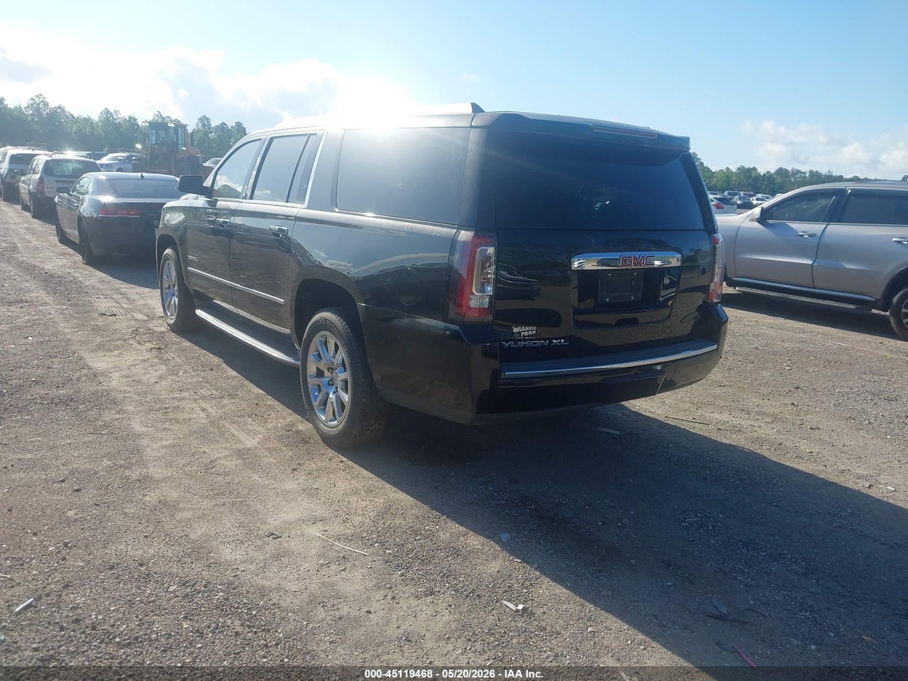 2016 GMC YUKON XL DENALI thumbnail 4