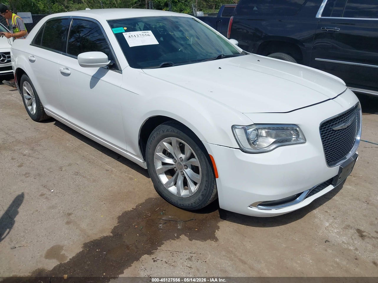 2015 CHRYSLER 300 LIMITED thumbnail 2
