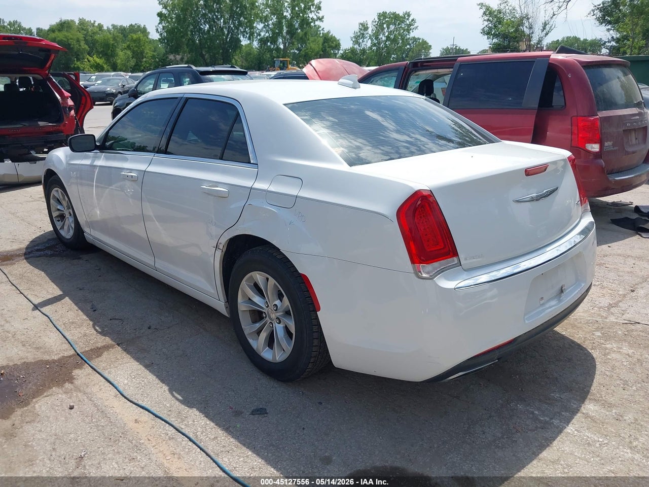 2015 CHRYSLER 300 LIMITED thumbnail 4
