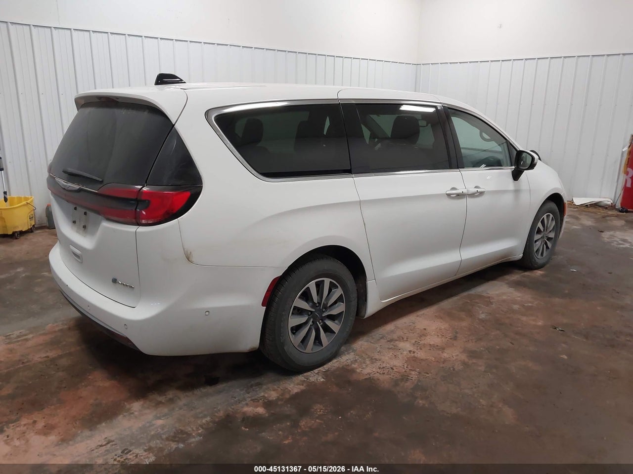 2023 CHRYSLER PACIFICA HYBRID TOURING L thumbnail 5