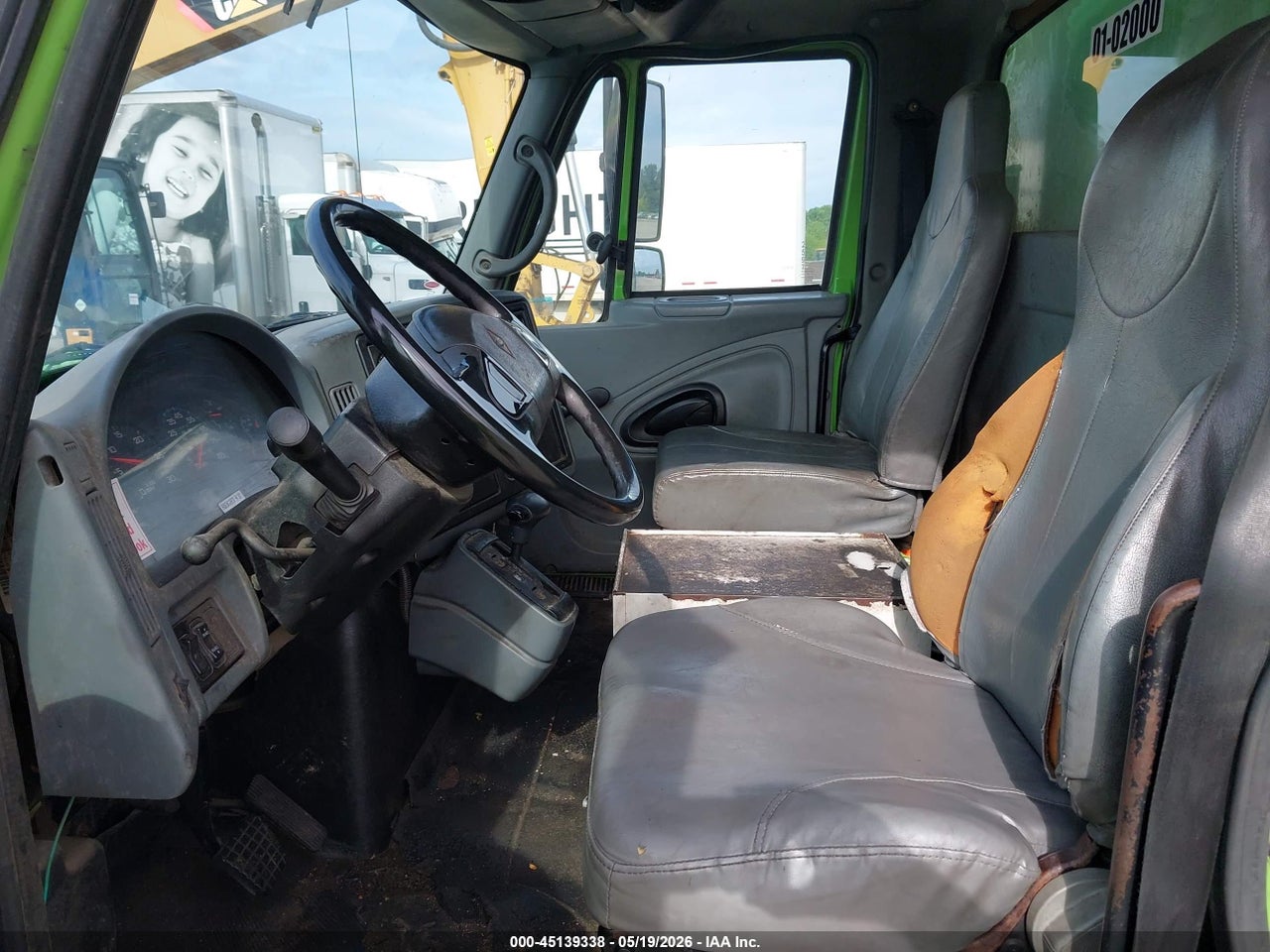 2002 INTERNATIONAL 4000 4300 thumbnail 9