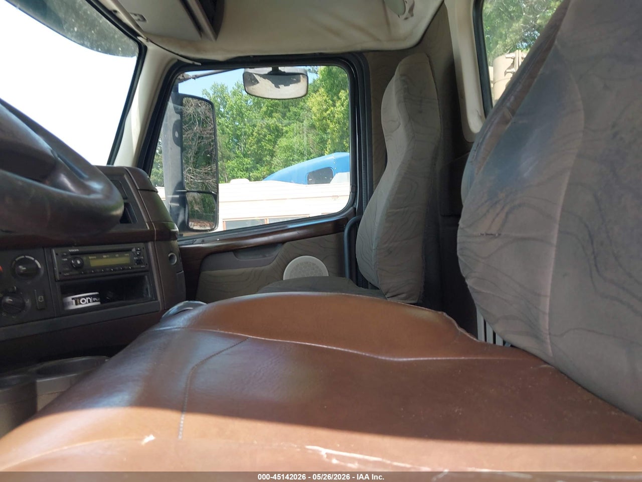 2014 VOLVO VN VNL thumbnail 9