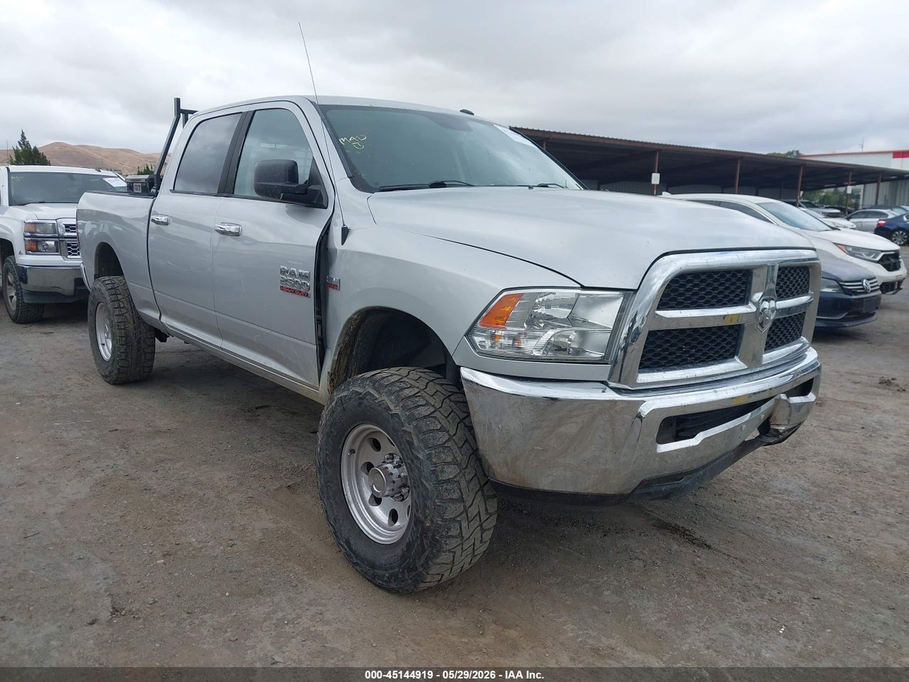 2016 RAM 2500 SLT thumbnail 2