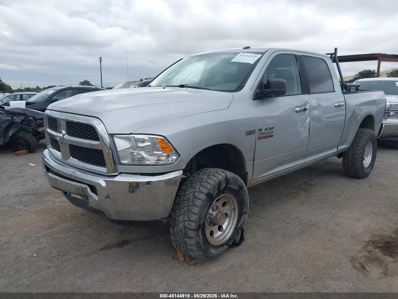 2016 RAM 2500 SLT thumbnail 3