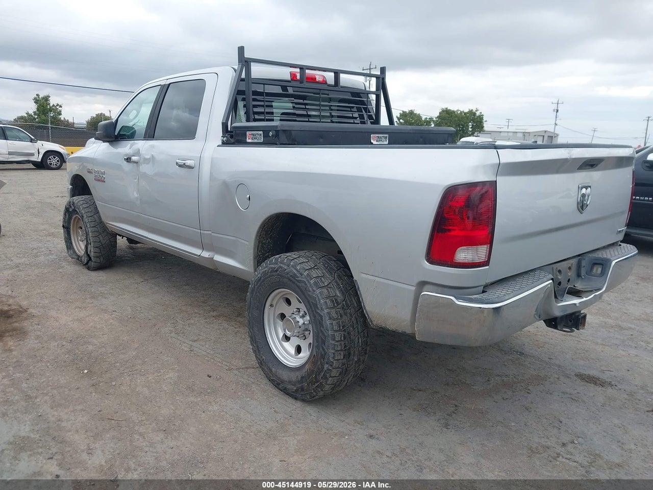 2016 RAM 2500 SLT thumbnail 4