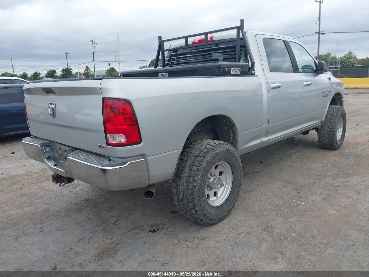 2016 RAM 2500 SLT thumbnail 5