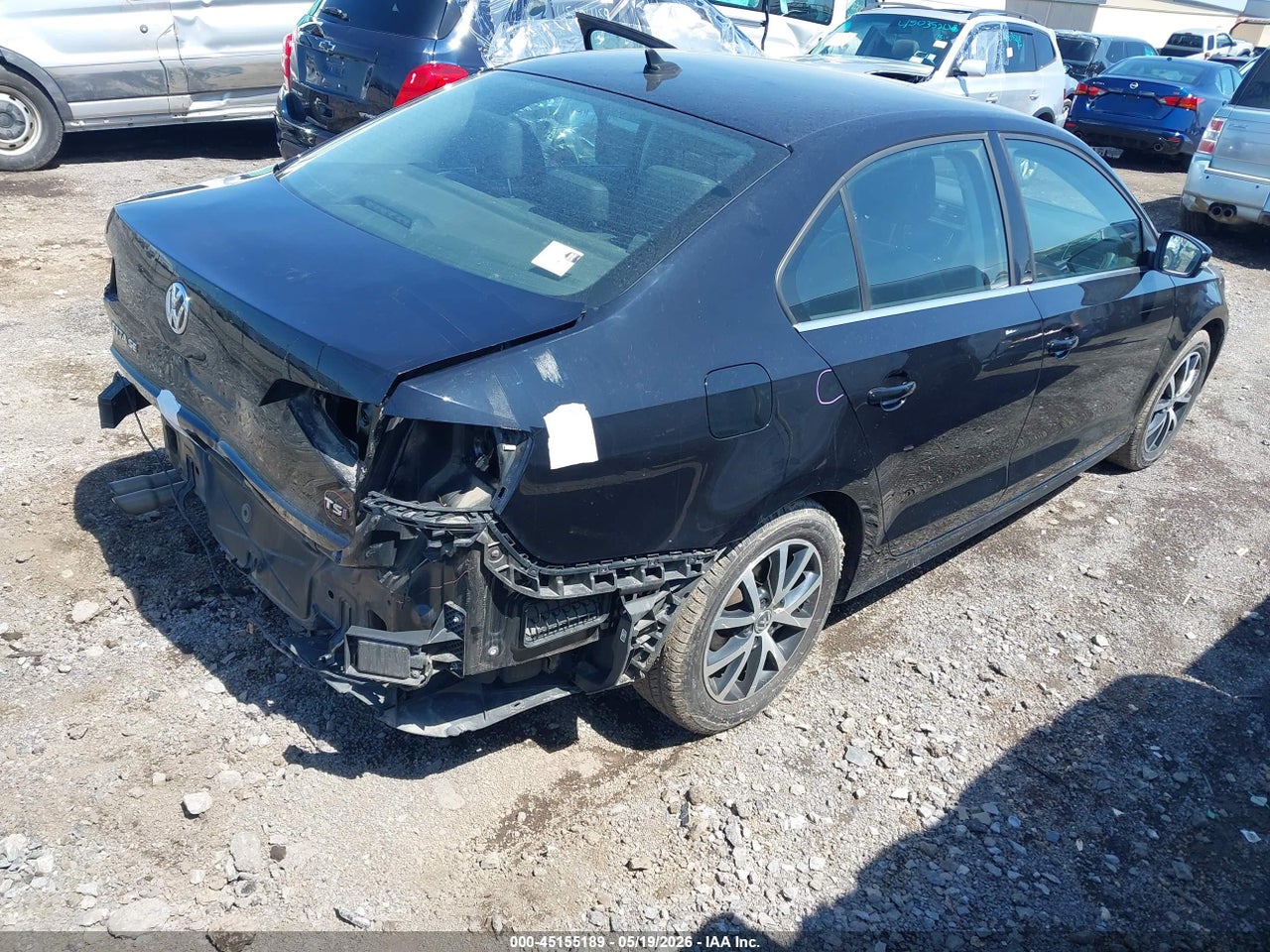 2017 VOLKSWAGEN JETTA 1.4T SE · 4/12