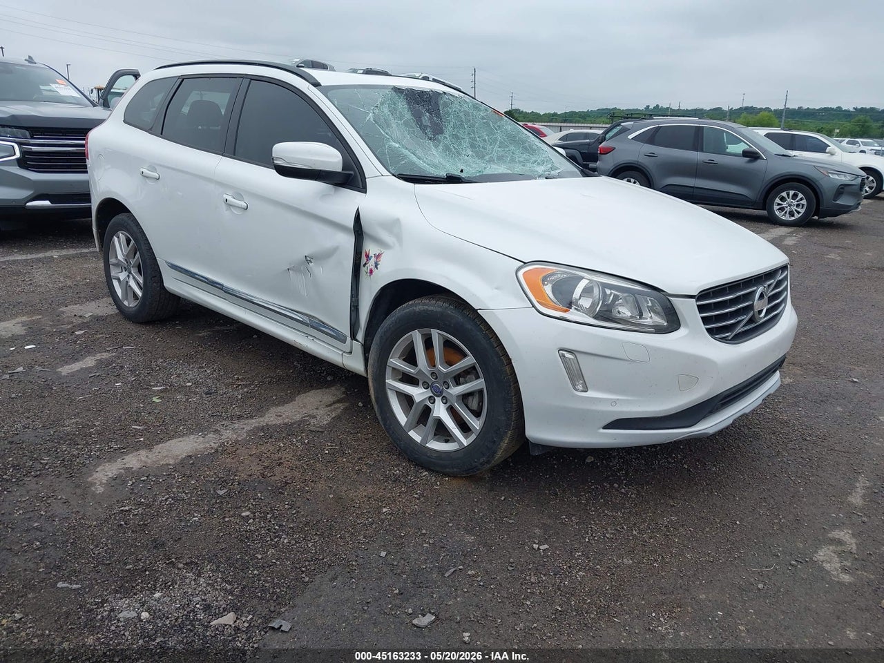 2017 VOLVO XC60 T5 thumbnail 2