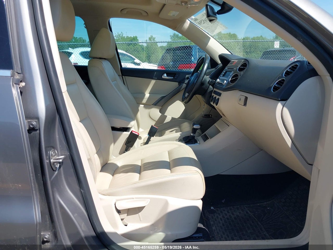 2009 VOLKSWAGEN TIGUAN SE/SEL thumbnail 6
