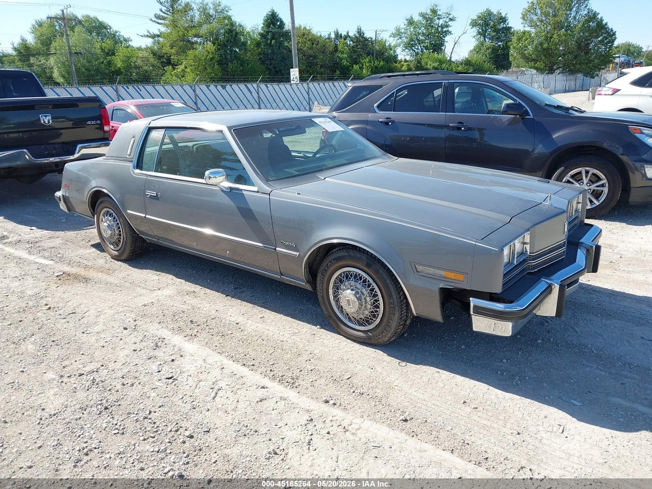 1G3EZ57Y9FE****** · 1985 OLDSMOBILE TORONADO BROUGHAM