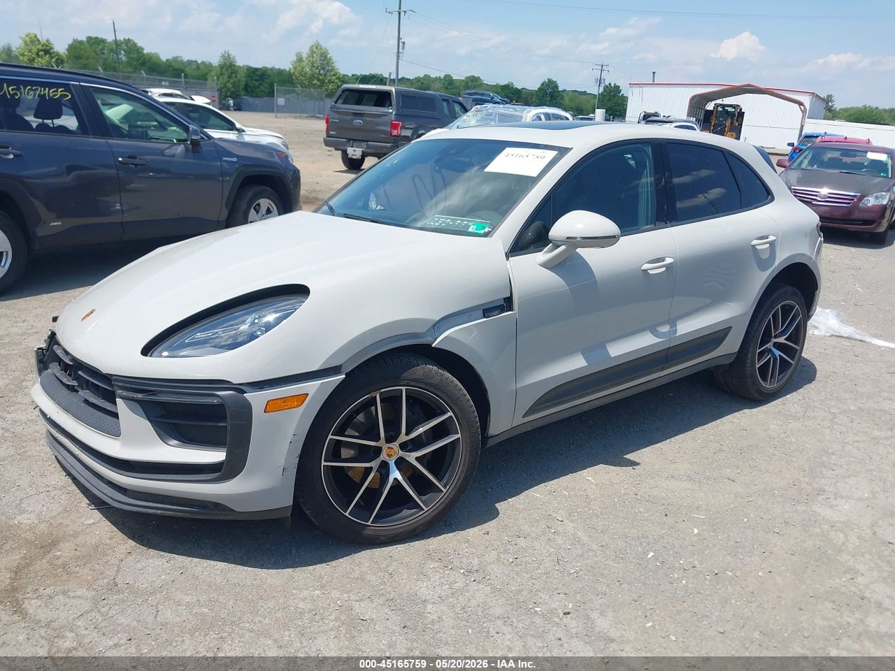 2025 PORSCHE MACAN T thumbnail 3